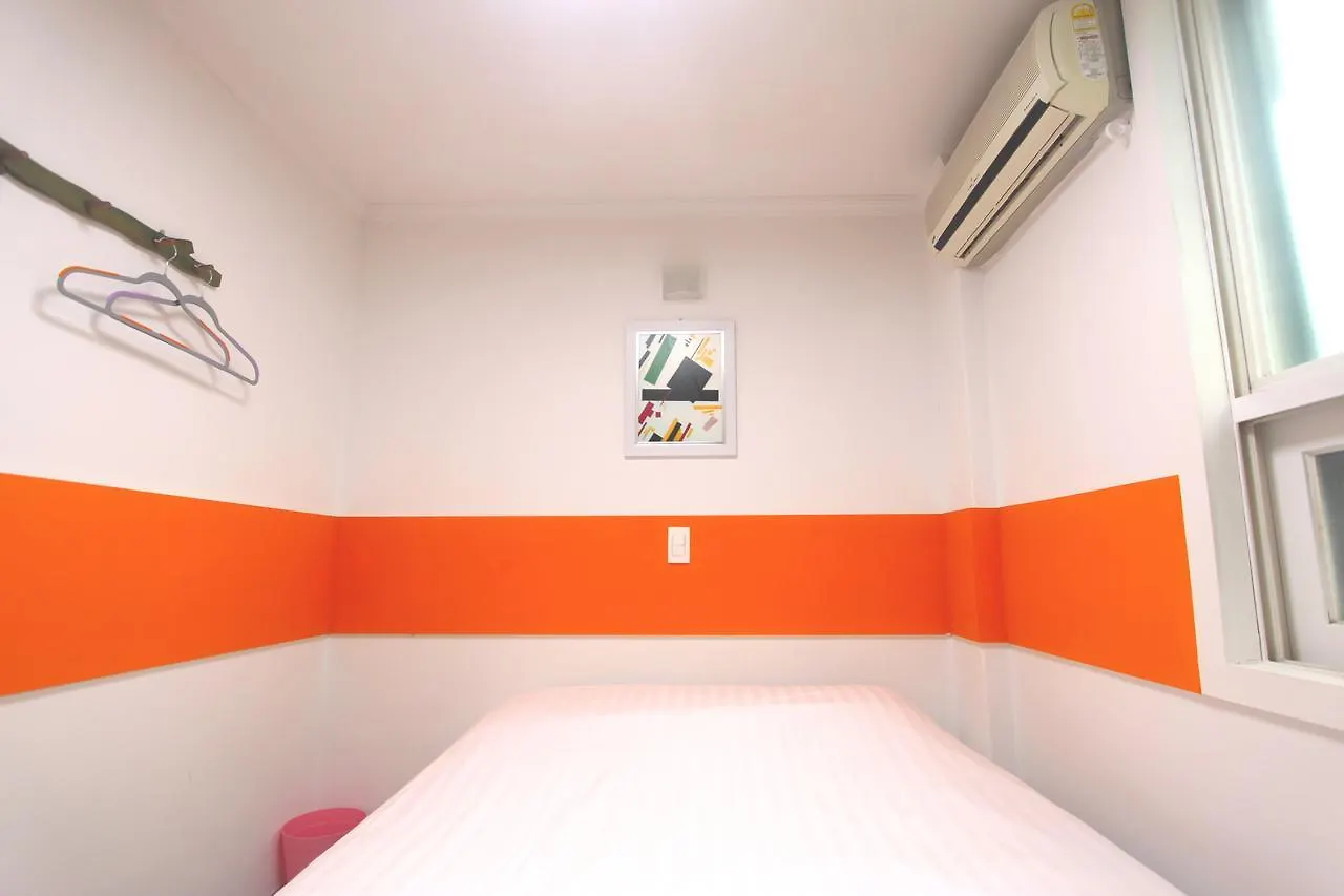 Hostel Ruman Stay Guest house